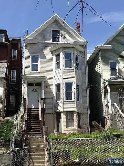 Building Photo - 523 Totowa Ave