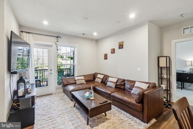 Building Photo - 104 St Ives Pl