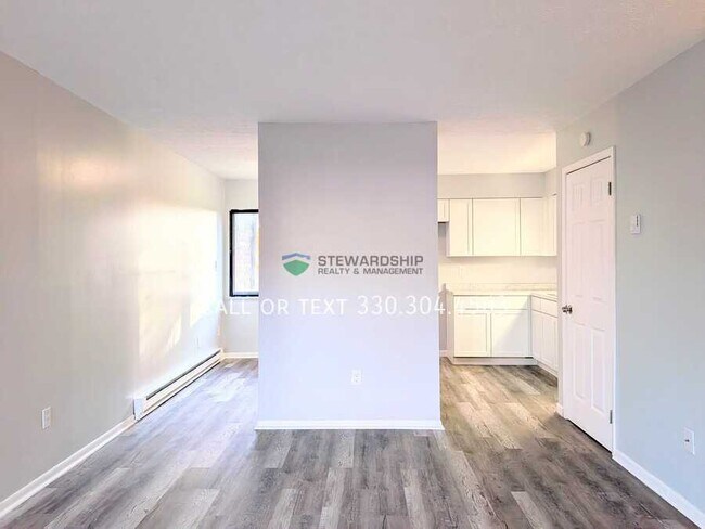 Foto del edificio - 311 Engadine Ct