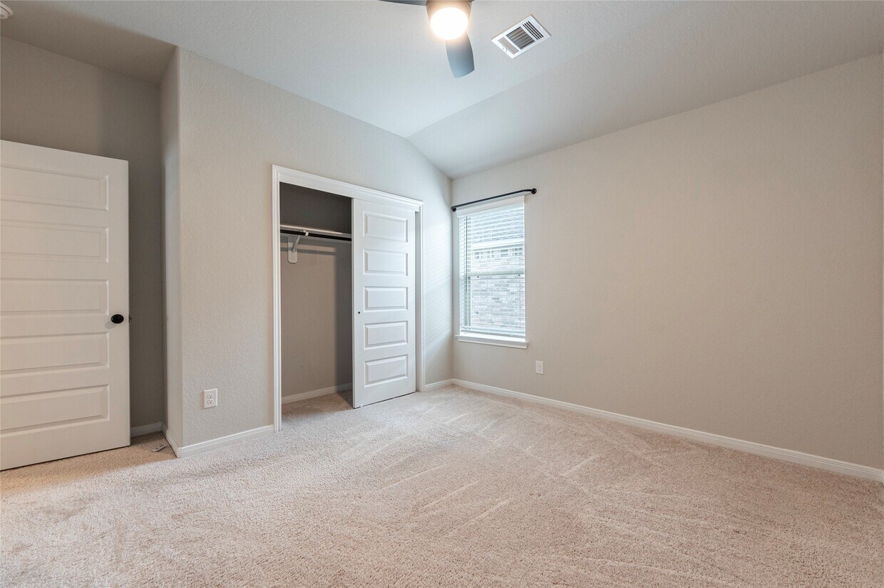 Foto del edificio - 250 Eagleville Dr