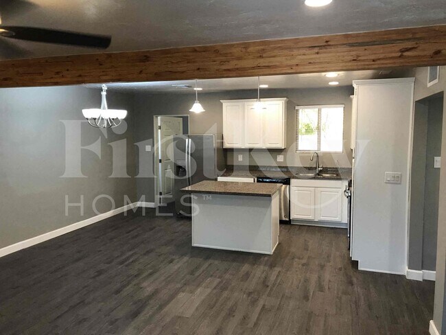 Building Photo - 4319 N 15th Ave