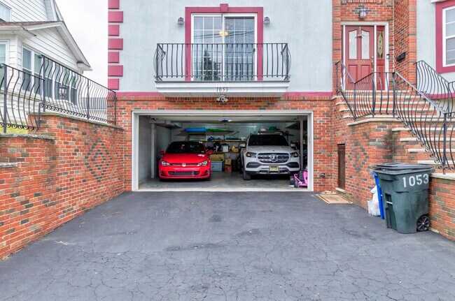 Foto del edificio - 1053 Bertram Terrace