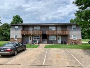 Building Photo - 1600 Juniper Cir