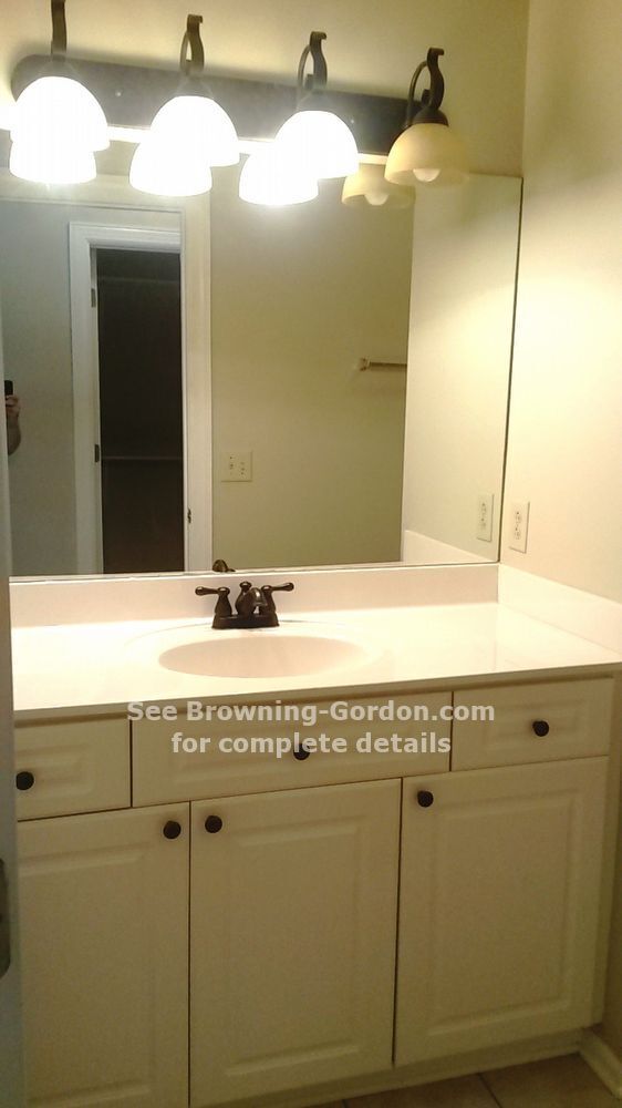 Building Photo - Bellevue condo available!