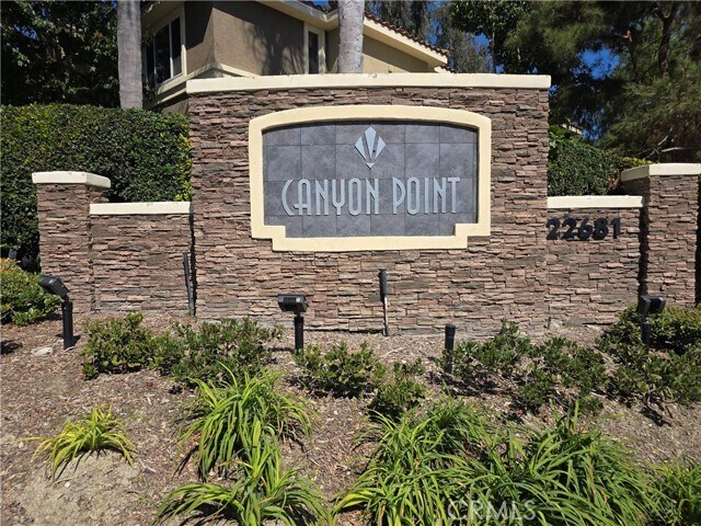Foto del edificio - 22681 Oak Grove