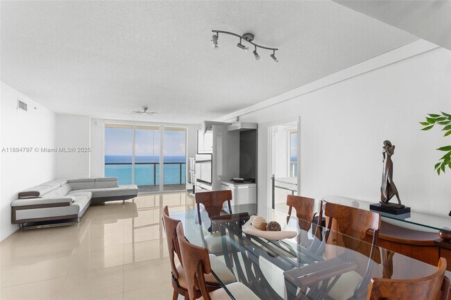 Foto del edificio - 16699 Collins Ave