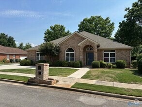 Building Photo - 100 Gray Run Dr