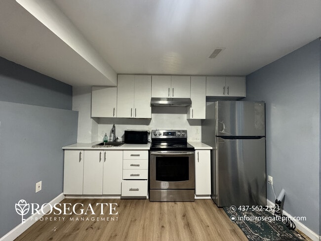 Photo du bâtiment - Bright 2-Bedroom Basement Apartment in Brampton | 750 sq ft + Parking