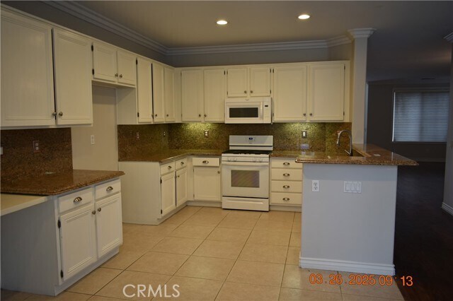 Foto del edificio - 4257 Castlepeak Dr