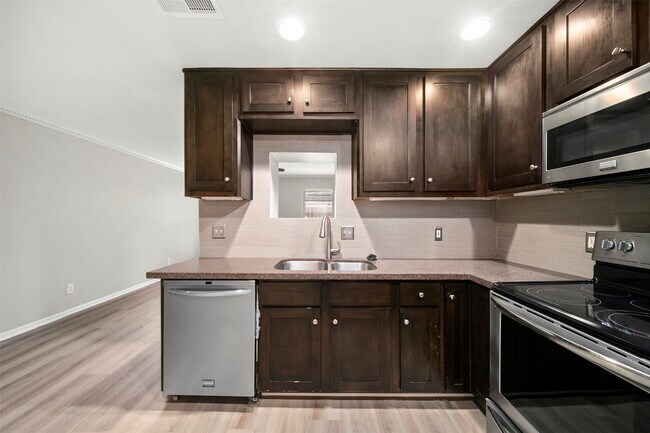 Foto del edificio - 1601 S Shepherd Dr