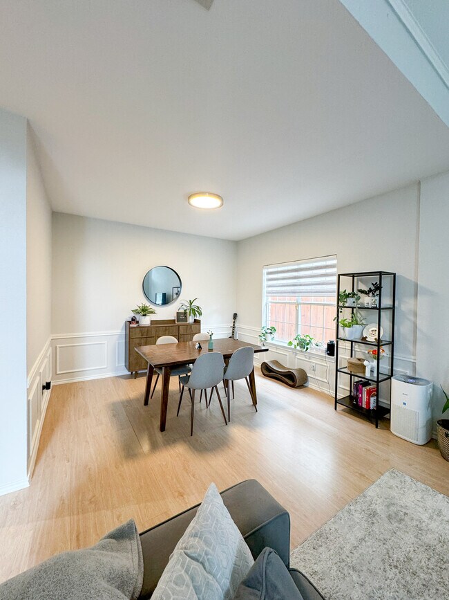 Foto del edificio - 2223 Meadowstone Dr