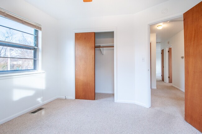 Foto del edificio - 2104 Sycamore Pl