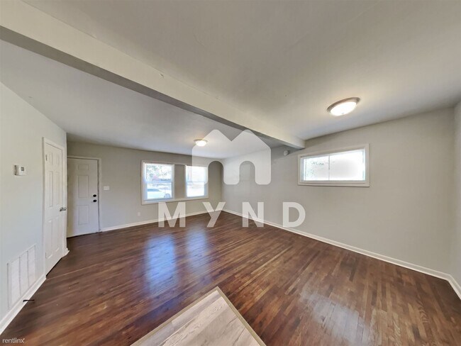 Foto del edificio - 3 br, 1.5 bath House - 6633 Court M