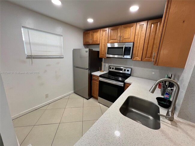 Foto del edificio - 7501 NW 16th St