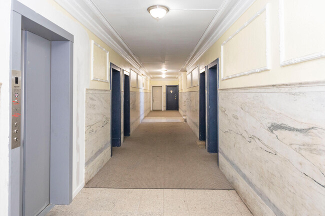 Building Photo - 2700 John F Kennedy Blvd