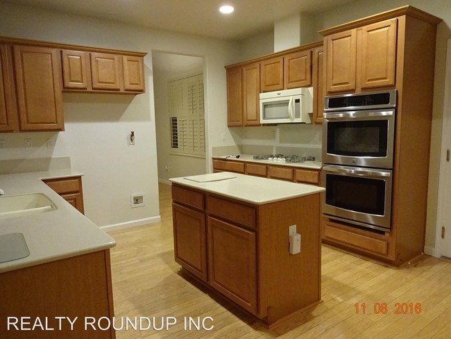 Foto del edificio - 5 br, 4 bath House - 9320 Sierra Spring Way