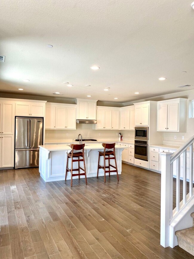 Foto del edificio - 5 br, 3 bath House - 1910 Cannery Loop