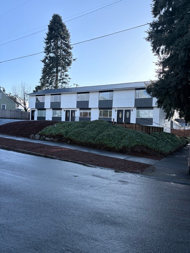 Building Photo - 3112 N St
