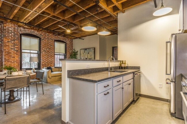 Building Photo - Ellis Factory Lofts