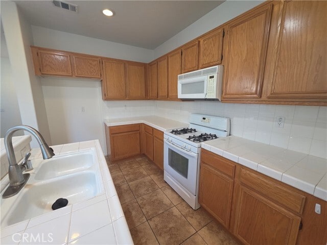 Foto del edificio - 2035 E Harvard Privado