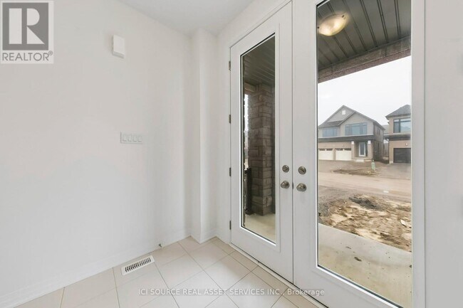 Building Photo - 23 Mayhew Ln