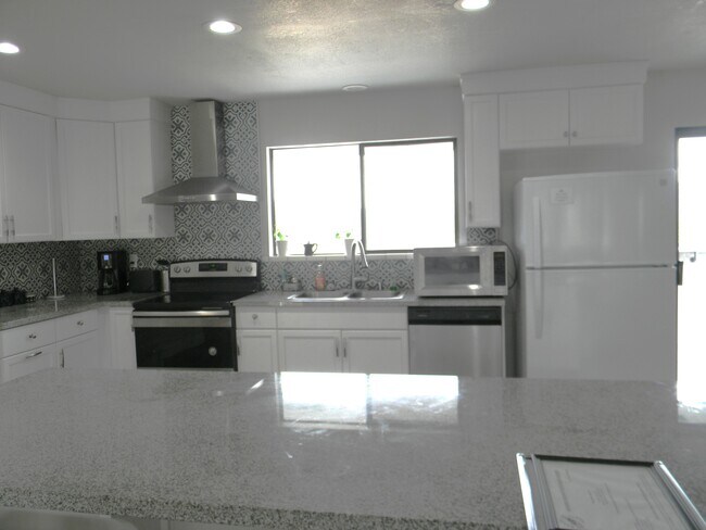 Building Photo - 41933 Lilley Mountain Dr