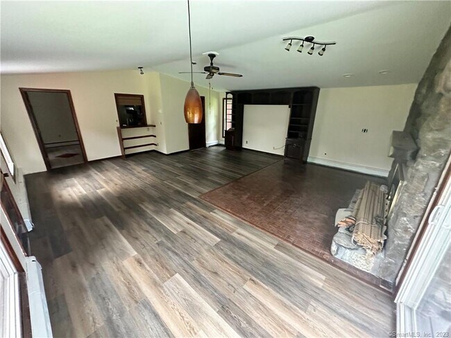 Foto del edificio - 55 Red Top Dr