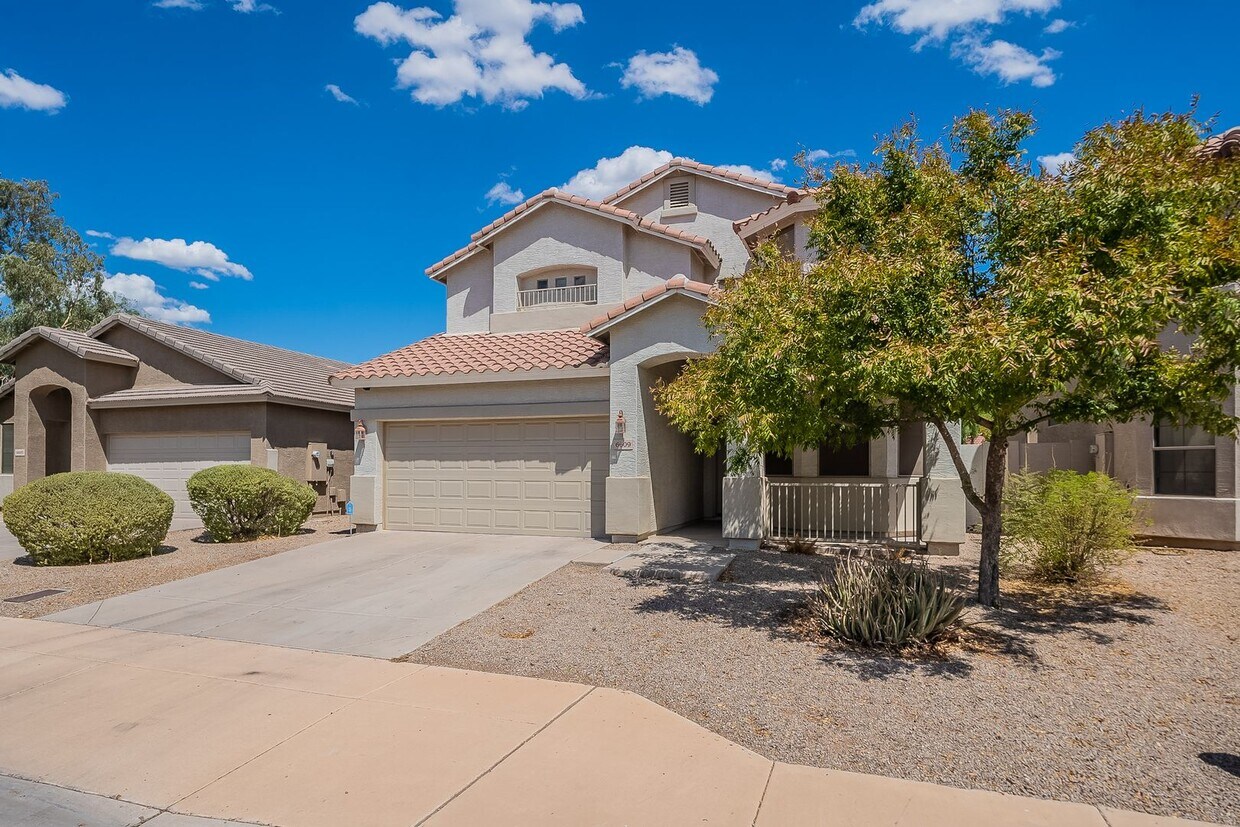 Foto principal - Stunning Two Story in Laveen!