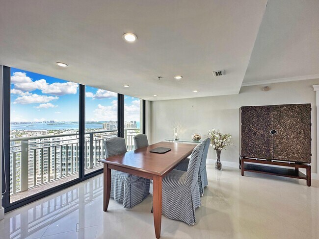 Building Photo - 3000 N Ocean Dr