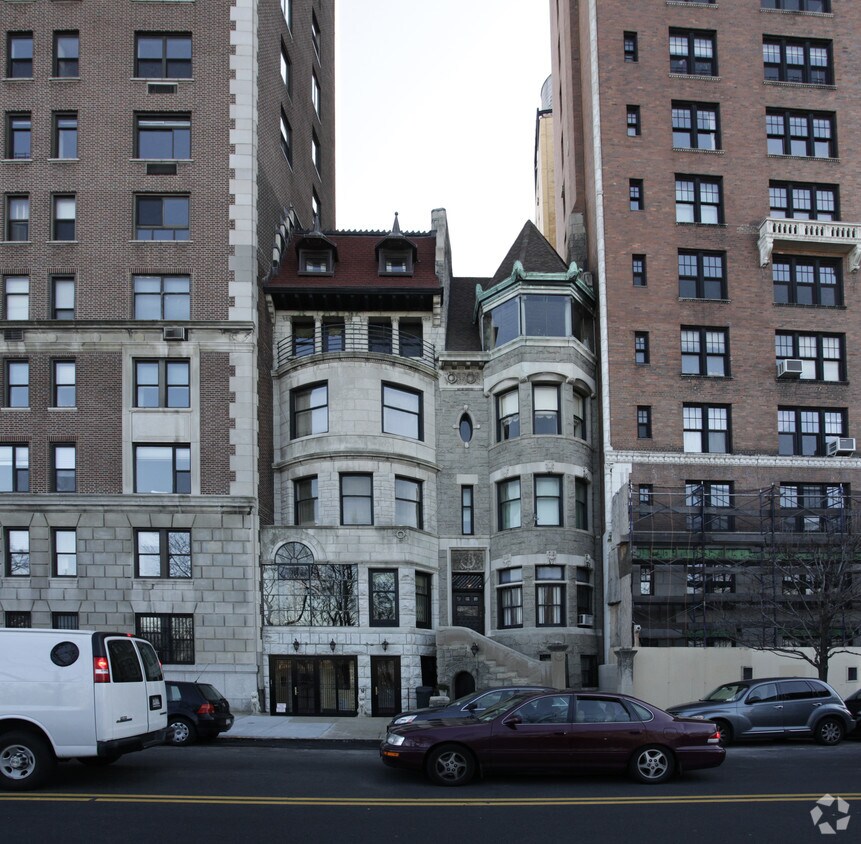 Foto del edificio - 35 Riverside Dr