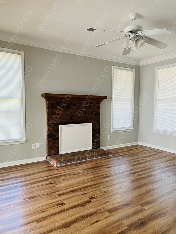 Foto del edificio - 11925 Long Forest Dr