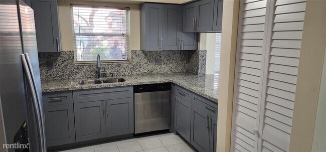 Foto del edificio - 3 br, 2.5 bath House - 3239 NW 44th St Apt 2