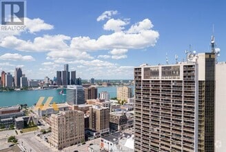 Building Photo - 150 Park St W