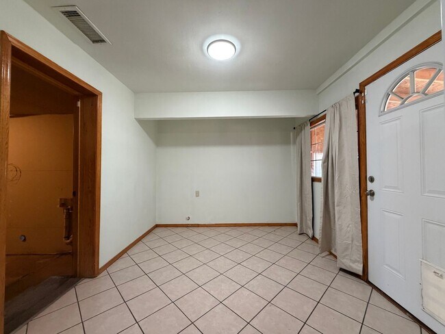 Foto del edificio - 301 E Wildy St