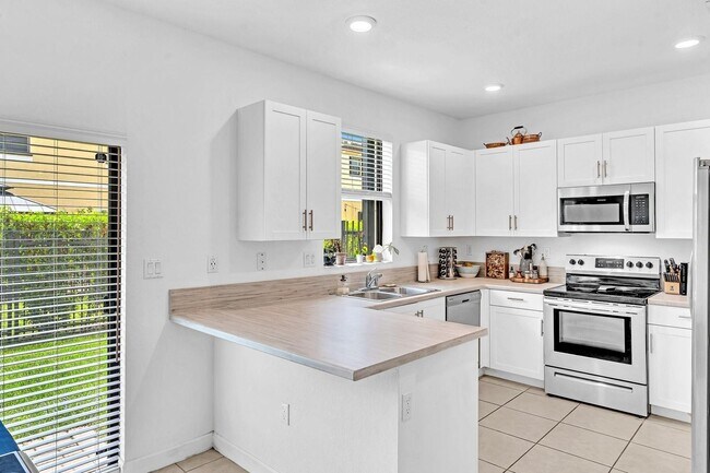 Foto del edificio - 4668 Banker Terrace