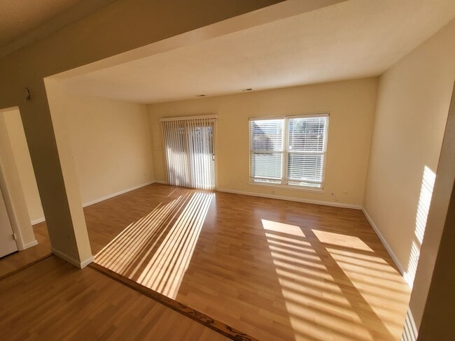 Building Photo - WINDSOR OAKS WEST