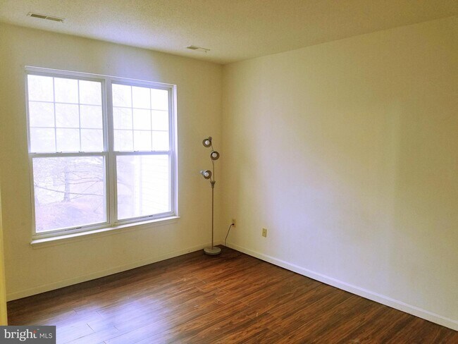 Foto del edificio - 7115 Sandown Cir