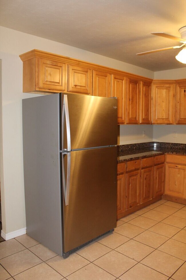 Building Photo - 8410 Cottage Park Dr