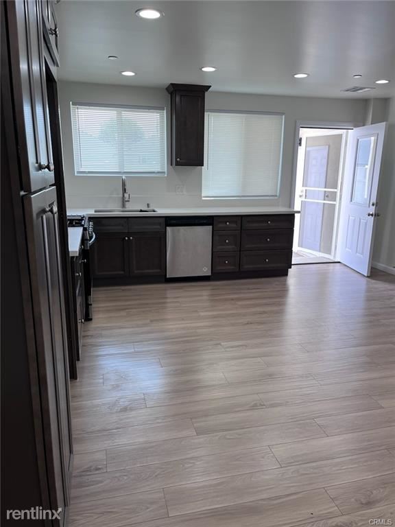 Foto del edificio - 3 br, 3 bath Duplex - 17306 Wilkie Avenue