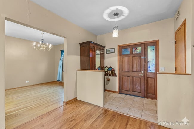 Building Photo - 31 W Harrison Rd