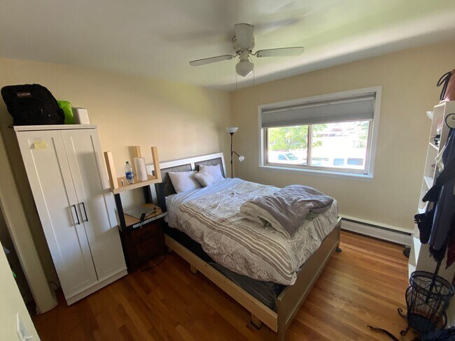 Building Photo - Mayfair Unit for Rent: 1 Bed 1 Bath - New ...