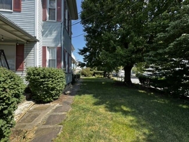 Foto del edificio - 243 Old Leacock Rd