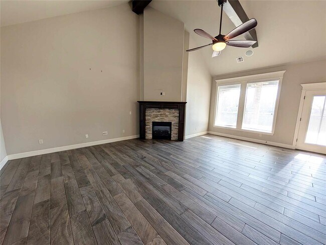 Building Photo - 17428 Locust Grove Ln