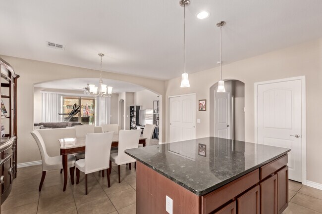 Foto del edificio - 729 W Silver Reef Dr