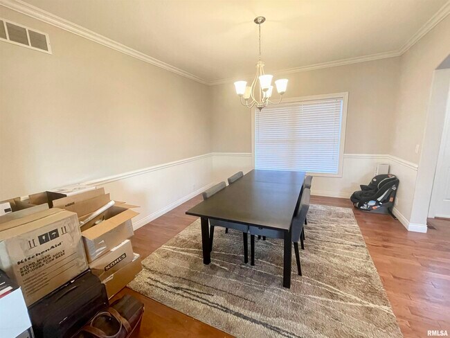 Building Photo - 11128 N Saddlehorn Way