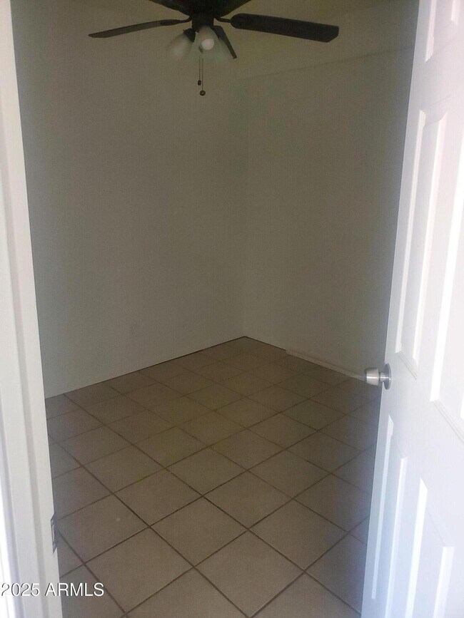 Foto del edificio - 846 E Wier Ave