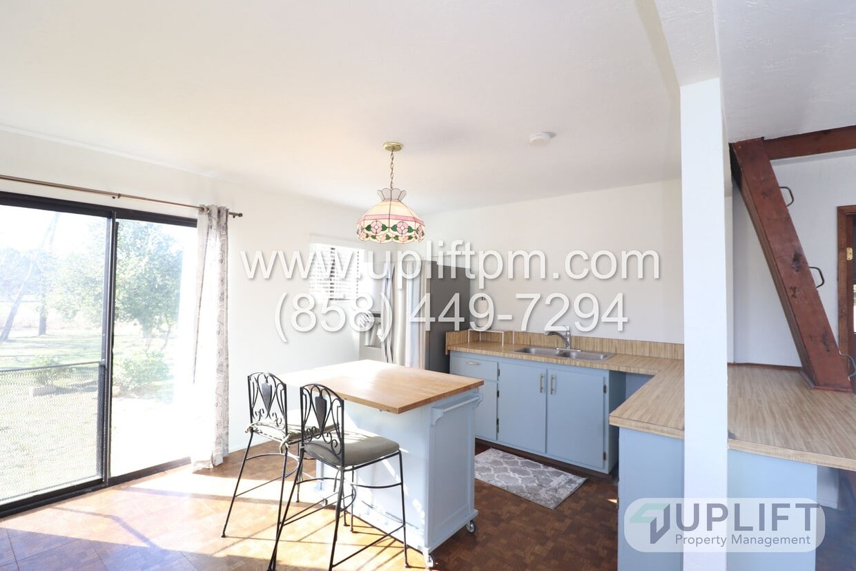 4721 Meadowridge Rd Unit Guest House, Santa Ysabel, CA 92070 Room for