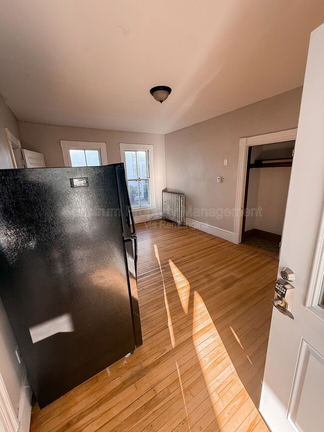 Building Photo - 30 Pleasant St