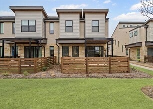 Building Photo - 801 Cavitt Ct