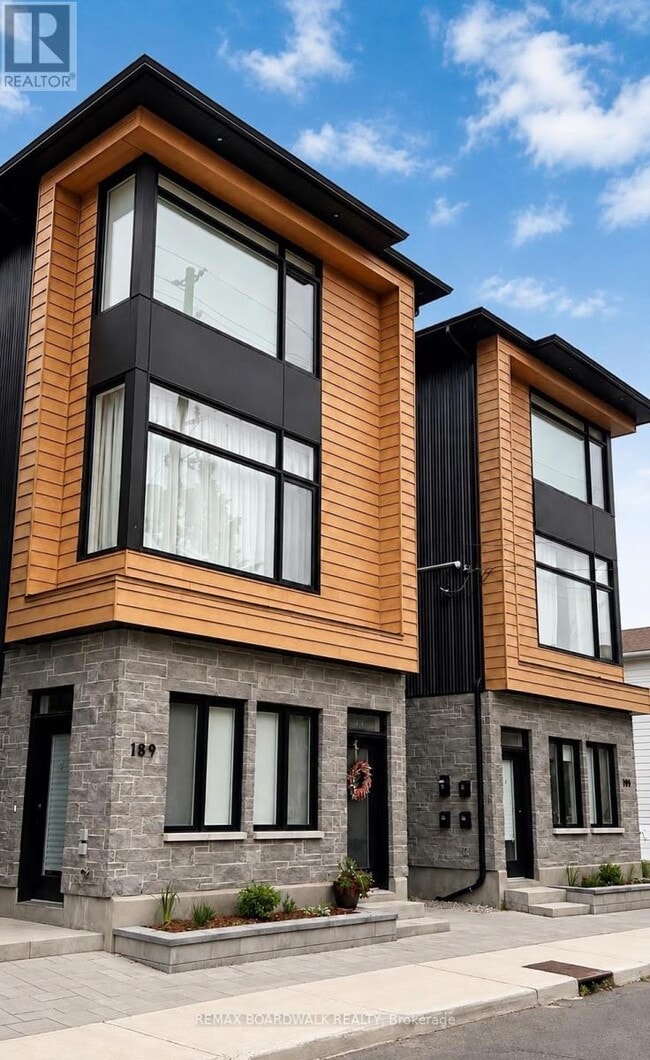 Building Photo - 191 Hinchey Ave